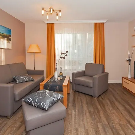 Apartment Strandhaus Aurell, Whg 9 Seitl Meerblick