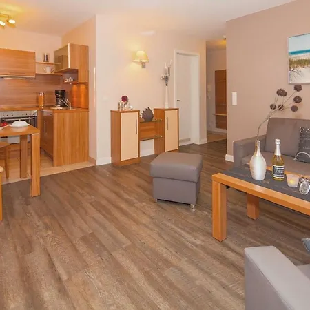 Apartment Strandhaus Aurell, Whg 9 Seitl Meerblick *